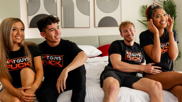 Hookup Homies: Johnny Ortega & Francesca Rossi Start Hooking Up Next To Friends!