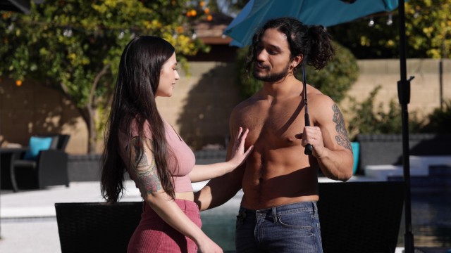 Leo Woodman Helps Jasmine Wilde With Her Stroke Game!